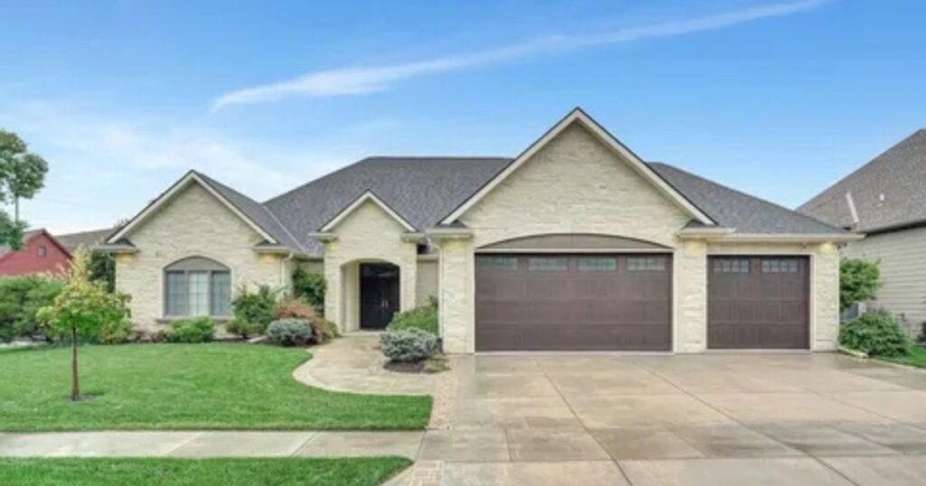 4701 Hawthorne Dr (SW of 84th & Pioneers) 16